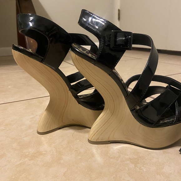 Dollhouse Black Patent Leather Platform Sandals - Picture 4 of 4